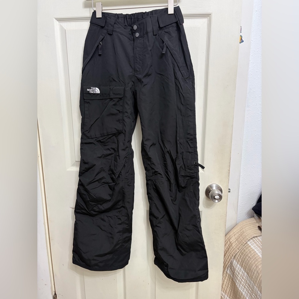 The North Face HyVent Snow Pants,Freedom model in black. Women’s size small